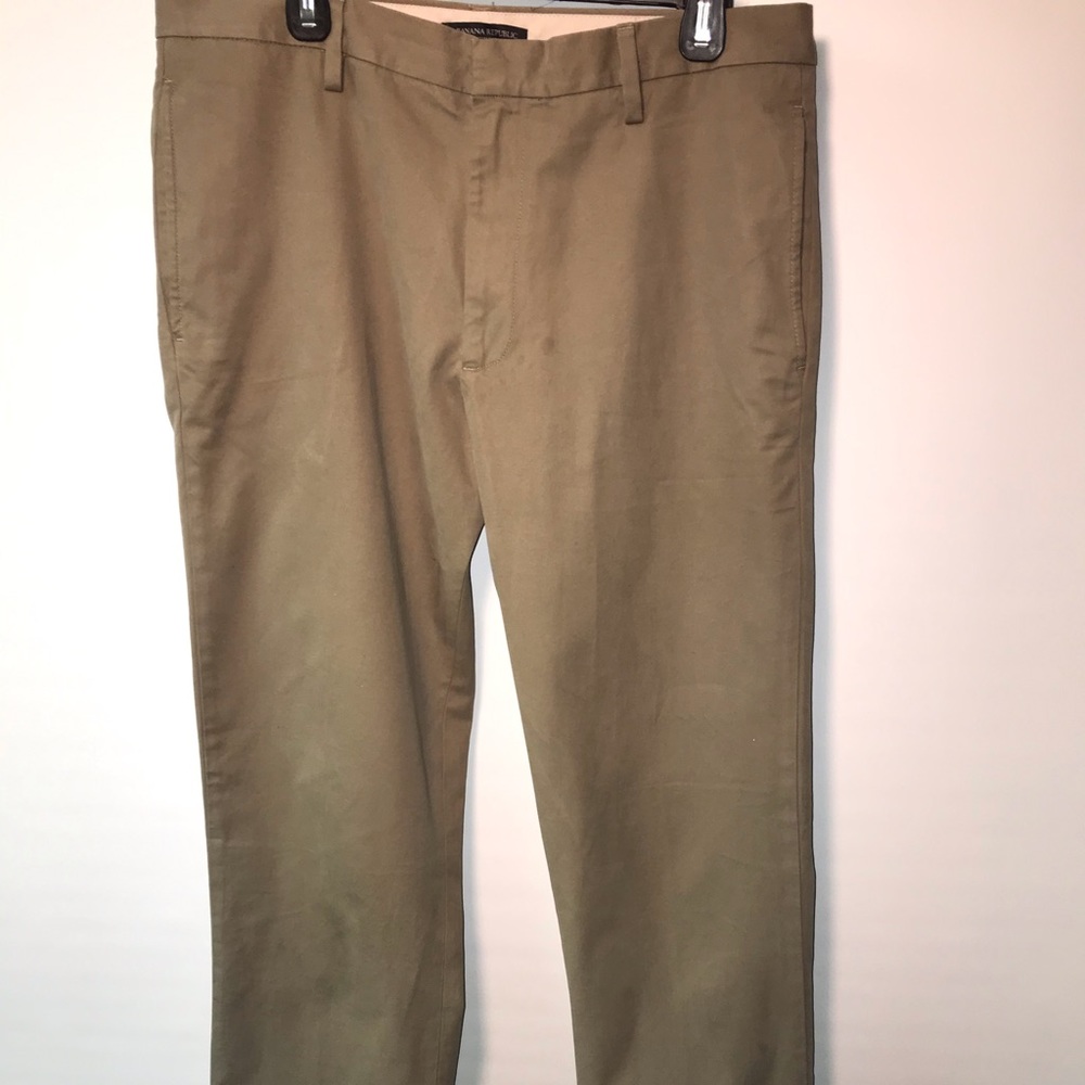Banana Republic Men’s Chinos Pants